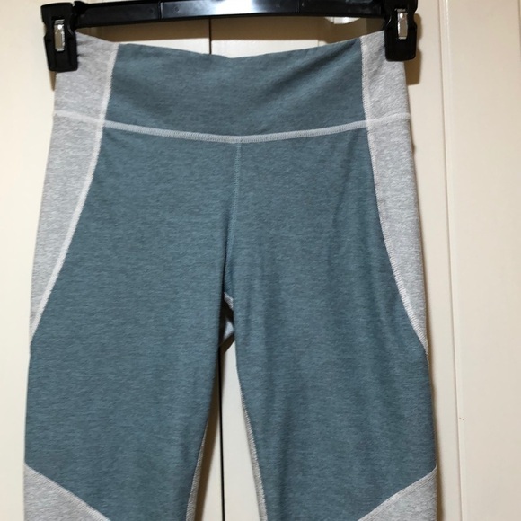 Outdoor voices color block warm up leggings - Picture 3 of 7